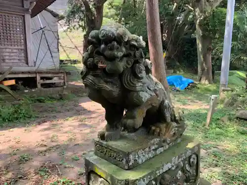 三柱神社の狛犬