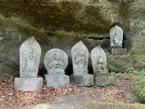 深草岩屋観音堂（深草山瑞岩寺奥院）の仏像