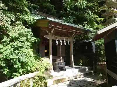 銭洗弁財天宇賀福神社の末社・摂社