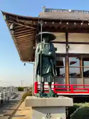 東陽寺の像