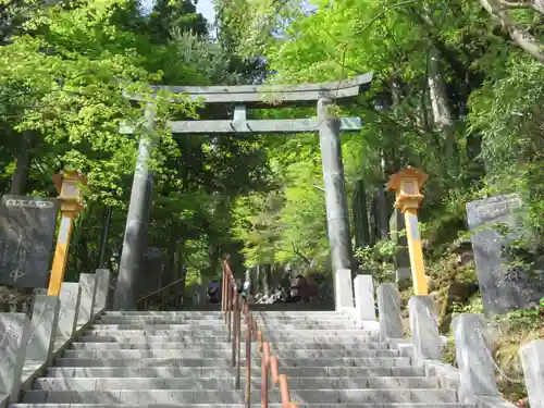 武蔵御嶽神社の鳥居