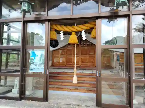 鰀目嶽神社の{uncategorized: "未分類", other: "その他", undefined: "問題あり", building: "その他建物", grave: "お墓", sacred_gate: "鳥居", guardian: "狛犬", statue: "像", buddha: "仏像", history: "歴史", nature: "自然", garden: "庭園", animal: "動物", pagoda: "塔", temizu: "手水舎", mountain_gate: "山門・神門", sanctuary: "本殿・本堂", subordinate: "末社・摂社", art: "芸術", scenery: "景色", jizo: "地蔵", ema: "絵馬", goshuin: "御朱印", omikuji: "おみくじ", items: "授与品その他", amulet: "お守り", goshuincho: "御朱印帳", eats: "食事", festival: "お祭り", votive_dance: "神楽", shichigosan: "七五三参", wedding: "結婚式", experience: "体験その他", initially: "初詣", around: "周辺", anti_infection: "感染症対策"}