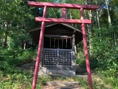 西八朔杉山神社の末社・摂社