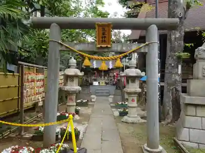 高円寺氷川神社の鳥居