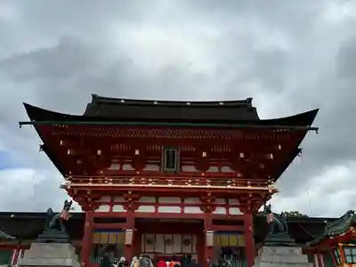 伏見稲荷大社の山門・神門