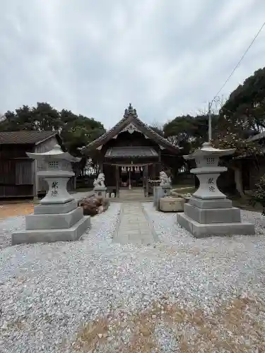 年毛神社の{uncategorized: "未分類", other: "その他", undefined: "問題あり", building: "その他建物", grave: "お墓", sacred_gate: "鳥居", guardian: "狛犬", statue: "像", buddha: "仏像", history: "歴史", nature: "自然", garden: "庭園", animal: "動物", pagoda: "塔", temizu: "手水舎", mountain_gate: "山門・神門", sanctuary: "本殿・本堂", subordinate: "末社・摂社", art: "芸術", scenery: "景色", jizo: "地蔵", ema: "絵馬", goshuin: "御朱印", omikuji: "おみくじ", items: "授与品その他", amulet: "お守り", goshuincho: "御朱印帳", eats: "食事", festival: "お祭り", votive_dance: "神楽", shichigosan: "七五三参", wedding: "結婚式", experience: "体験その他", initially: "初詣", around: "周辺", anti_infection: "感染症対策"}