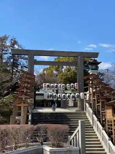 伊勢山皇大神宮の鳥居