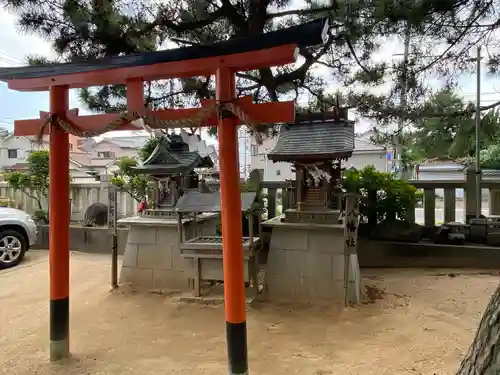 岩屋神社の末社