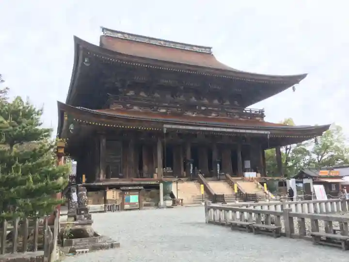金峯山寺の本殿・本堂