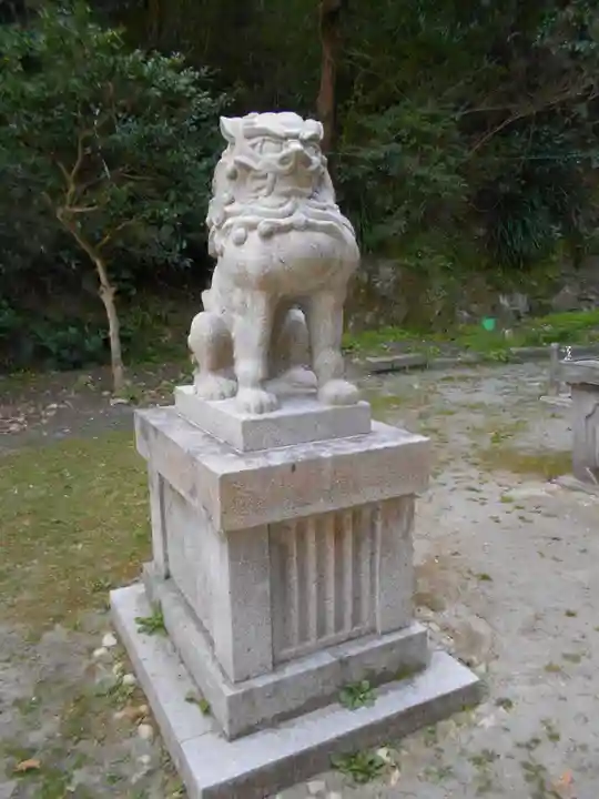 甘縄神明神社(甘縄神明宮)の狛犬