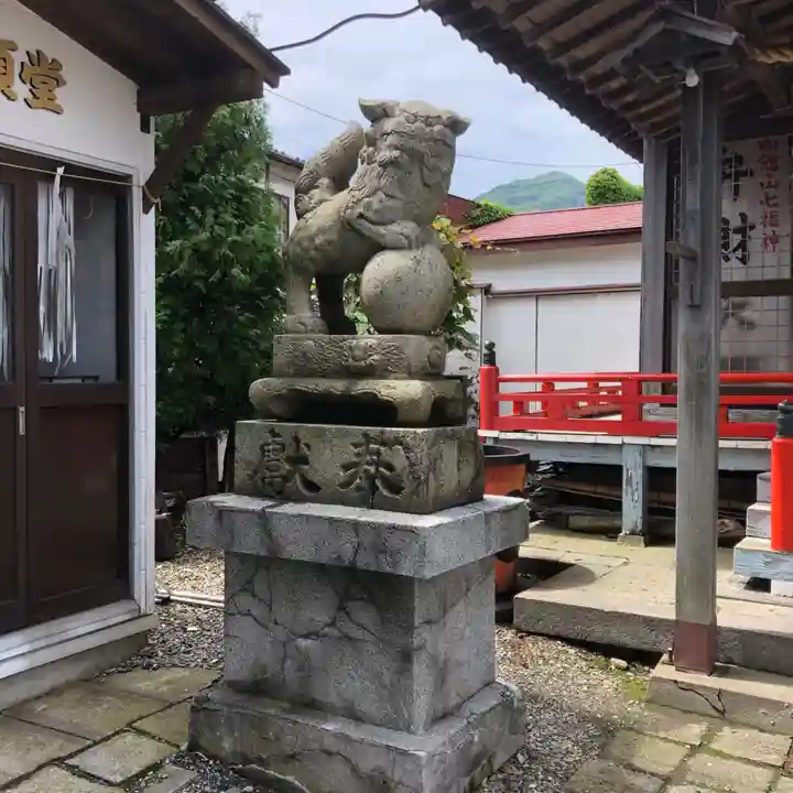 函館厳島神社の狛犬
