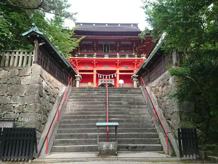 六所神社の山門・神門