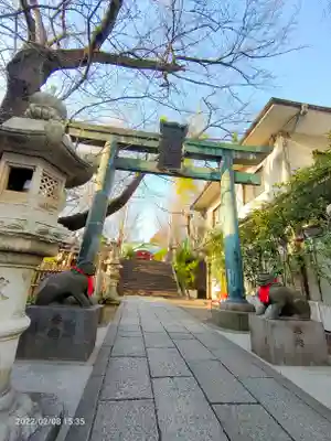 市谷亀岡八幡宮の鳥居