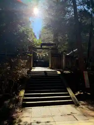 武蔵二宮 金鑚神社の{uncategorized: "未分類", other: "その他", undefined: "問題あり", building: "その他建物", grave: "お墓", sacred_gate: "鳥居", guardian: "狛犬", statue: "像", buddha: "仏像", history: "歴史", nature: "自然", garden: "庭園", animal: "動物", pagoda: "塔", temizu: "手水舎", mountain_gate: "山門・神門", sanctuary: "本殿・本堂", subordinate: "末社・摂社", art: "芸術", scenery: "景色", jizo: "地蔵", ema: "絵馬", goshuin: "御朱印", omikuji: "おみくじ", items: "授与品その他", amulet: "お守り", goshuincho: "御朱印帳", eats: "食事", festival: "お祭り", votive_dance: "神楽", shichigosan: "七五三参", wedding: "結婚式", experience: "体験その他", initially: "初詣", around: "周辺", anti_infection: "感染症対策"}