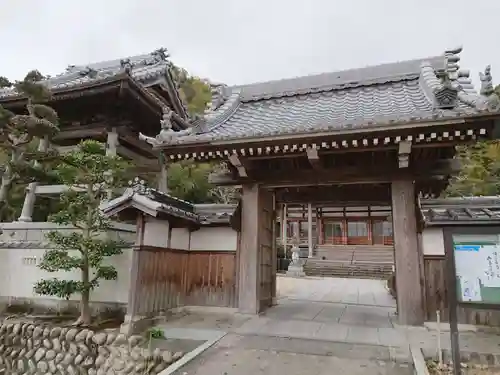 明光寺の山門