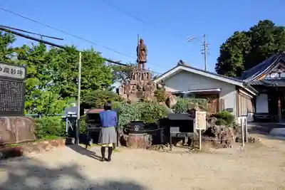 天神社・覚明堂(牛山町)の像