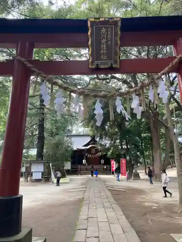 氷川女體神社の鳥居