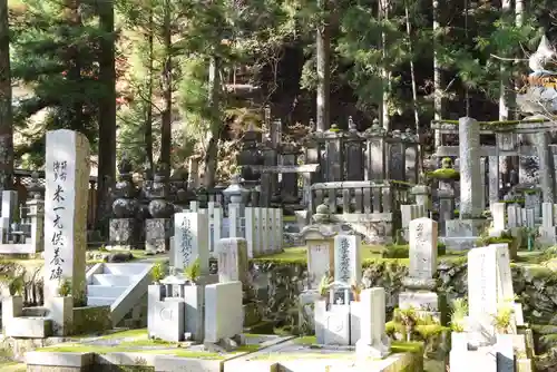 高野山金剛峯寺奥の院(和歌山県)