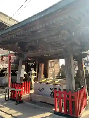 伊勢崎神社の手水舎