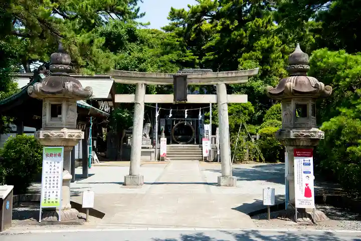 片瀬諏訪神社の鳥居