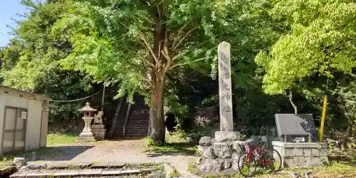 蝉丸神社の建物その他