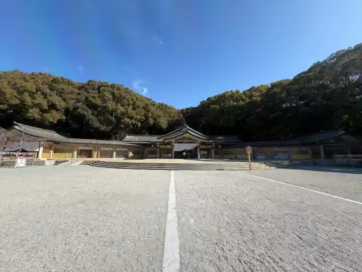 福岡縣護國神社の{uncategorized: "未分類", other: "その他", undefined: "問題あり", building: "その他建物", grave: "お墓", sacred_gate: "鳥居", guardian: "狛犬", statue: "像", buddha: "仏像", history: "歴史", nature: "自然", garden: "庭園", animal: "動物", pagoda: "塔", temizu: "手水舎", mountain_gate: "山門・神門", sanctuary: "本殿・本堂", subordinate: "末社・摂社", art: "芸術", scenery: "景色", jizo: "地蔵", ema: "絵馬", goshuin: "御朱印", omikuji: "おみくじ", items: "授与品その他", amulet: "お守り", goshuincho: "御朱印帳", eats: "食事", festival: "お祭り", votive_dance: "神楽", shichigosan: "七五三参", wedding: "結婚式", experience: "体験その他", initially: "初詣", around: "周辺", anti_infection: "感染症対策"}