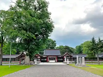 北海道護國神社の山門・神門
