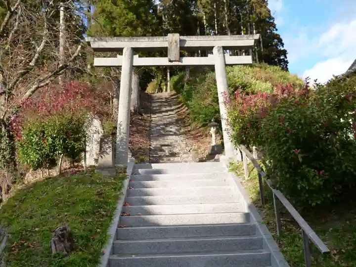 八幡神社(鹿折)の鳥居