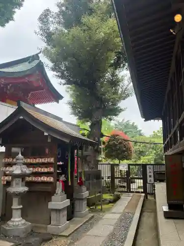 豊川稲荷東京別院の{uncategorized: "未分類", other: "その他", undefined: "問題あり", building: "その他建物", grave: "お墓", sacred_gate: "鳥居", guardian: "狛犬", statue: "像", buddha: "仏像", history: "歴史", nature: "自然", garden: "庭園", animal: "動物", pagoda: "塔", temizu: "手水舎", mountain_gate: "山門・神門", sanctuary: "本殿・本堂", subordinate: "末社・摂社", art: "芸術", scenery: "景色", jizo: "地蔵", ema: "絵馬", goshuin: "御朱印", omikuji: "おみくじ", items: "授与品その他", amulet: "お守り", goshuincho: "御朱印帳", eats: "食事", festival: "お祭り", votive_dance: "神楽", shichigosan: "七五三参", wedding: "結婚式", experience: "体験その他", initially: "初詣", around: "周辺", anti_infection: "感染症対策"}