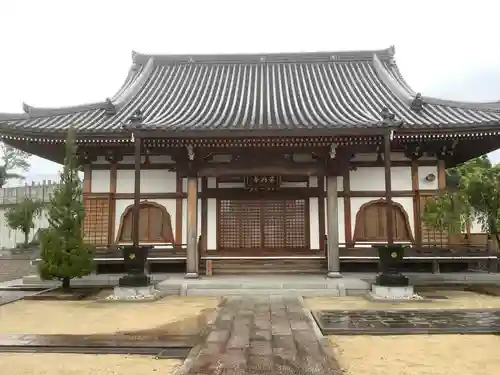 杲洞寺の本殿・本堂