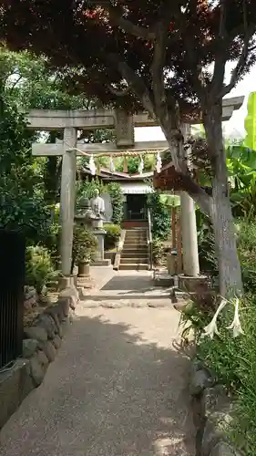 横浜御嶽神社の鳥居