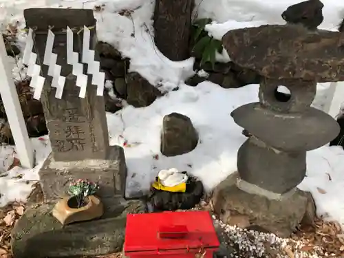 白石神社の像