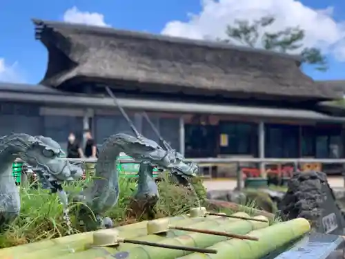 淺間神社（忍野八海）の手水舎