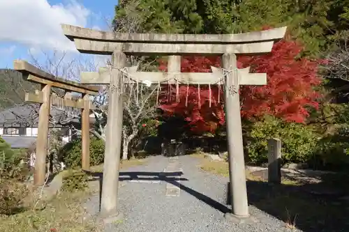 出世稲荷神社の鳥居