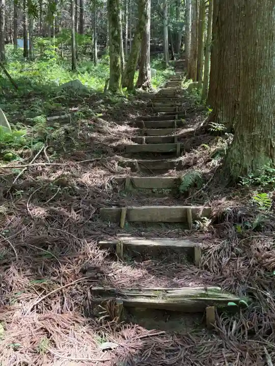 須我神社の{uncategorized: "未分類", other: "その他", undefined: "問題あり", building: "その他建物", grave: "お墓", sacred_gate: "鳥居", guardian: "狛犬", statue: "像", buddha: "仏像", history: "歴史", nature: "自然", garden: "庭園", animal: "動物", pagoda: "塔", temizu: "手水舎", mountain_gate: "山門・神門", sanctuary: "本殿・本堂", subordinate: "末社・摂社", art: "芸術", scenery: "景色", jizo: "地蔵", ema: "絵馬", goshuin: "御朱印", omikuji: "おみくじ", items: "授与品その他", amulet: "お守り", goshuincho: "御朱印帳", eats: "食事", festival: "お祭り", votive_dance: "神楽", shichigosan: "七五三参", wedding: "結婚式", experience: "体験その他", initially: "初詣", around: "周辺", anti_infection: "感染症対策"}
