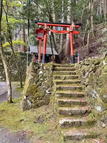 本山寺の末社