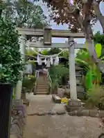 横浜御嶽神社の鳥居