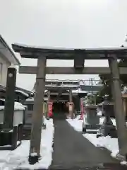 出世稻荷神社の鳥居