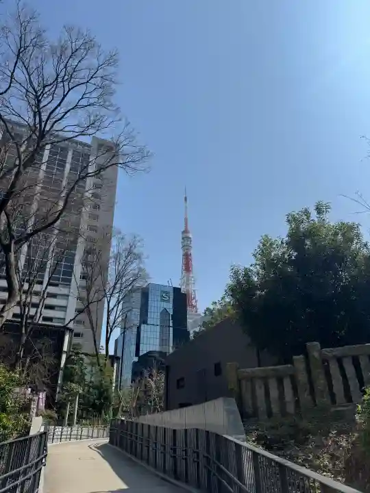 西久保八幡神社の{uncategorized: "未分類", other: "その他", undefined: "問題あり", building: "その他建物", grave: "お墓", sacred_gate: "鳥居", guardian: "狛犬", statue: "像", buddha: "仏像", history: "歴史", nature: "自然", garden: "庭園", animal: "動物", pagoda: "塔", temizu: "手水舎", mountain_gate: "山門・神門", sanctuary: "本殿・本堂", subordinate: "末社・摂社", art: "芸術", scenery: "景色", jizo: "地蔵", ema: "絵馬", goshuin: "御朱印", omikuji: "おみくじ", items: "授与品その他", amulet: "お守り", goshuincho: "御朱印帳", eats: "食事", festival: "お祭り", votive_dance: "神楽", shichigosan: "七五三参", wedding: "結婚式", experience: "体験その他", initially: "初詣", around: "周辺", anti_infection: "感染症対策"}