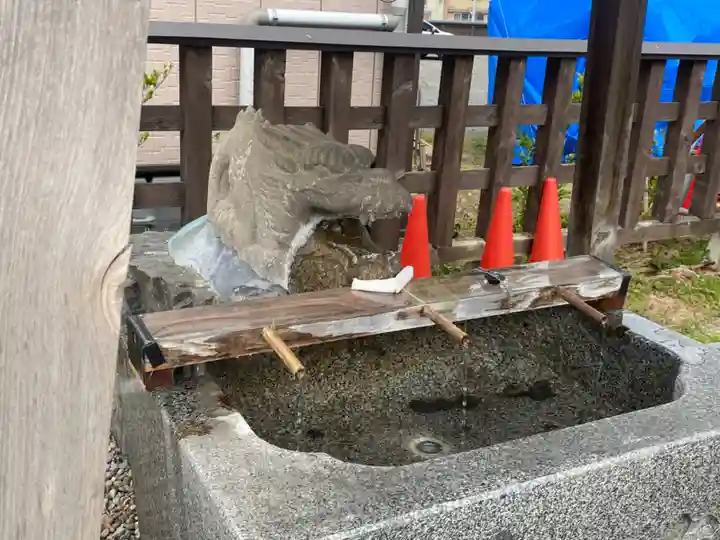 法霊山龗神社の手水舎