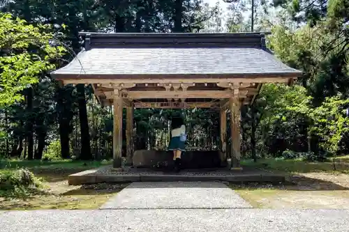 倭文神社の手水舎