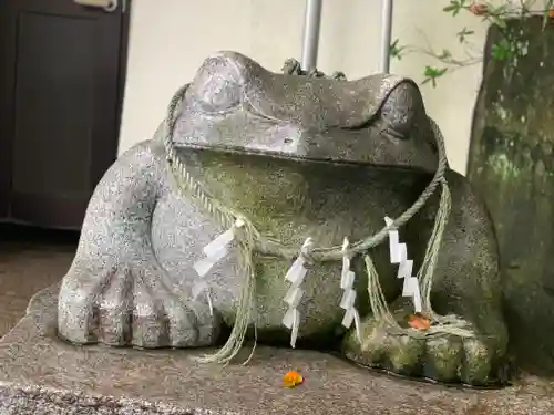 多摩川浅間神社の像