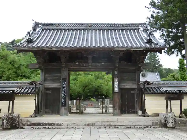 誕生寺の山門・神門