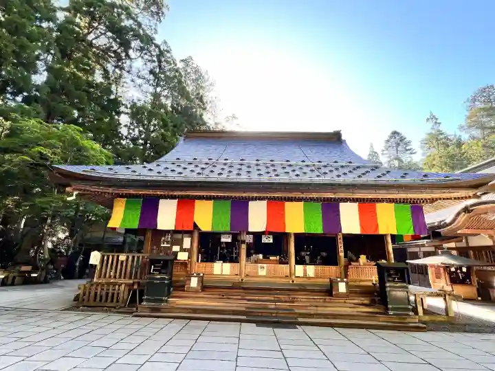 高野山金剛峯寺奥の院の{uncategorized: "未分類", other: "その他", undefined: "問題あり", building: "その他建物", grave: "お墓", sacred_gate: "鳥居", guardian: "狛犬", statue: "像", buddha: "仏像", history: "歴史", nature: "自然", garden: "庭園", animal: "動物", pagoda: "塔", temizu: "手水舎", mountain_gate: "山門・神門", sanctuary: "本殿・本堂", subordinate: "末社・摂社", art: "芸術", scenery: "景色", jizo: "地蔵", ema: "絵馬", goshuin: "御朱印", omikuji: "おみくじ", items: "授与品その他", amulet: "お守り", goshuincho: "御朱印帳", eats: "食事", festival: "お祭り", votive_dance: "神楽", shichigosan: "七五三参", wedding: "結婚式", experience: "体験その他", initially: "初詣", around: "周辺", anti_infection: "感染症対策"}