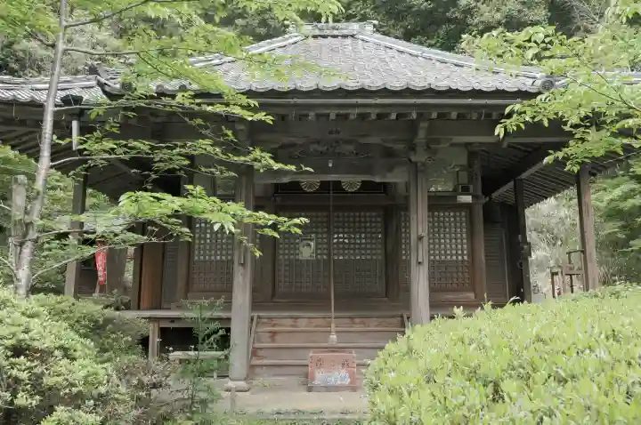 園養寺の{uncategorized: "未分類", other: "その他", undefined: "問題あり", building: "その他建物", grave: "お墓", sacred_gate: "鳥居", guardian: "狛犬", statue: "像", buddha: "仏像", history: "歴史", nature: "自然", garden: "庭園", animal: "動物", pagoda: "塔", temizu: "手水舎", mountain_gate: "山門・神門", sanctuary: "本殿・本堂", subordinate: "末社・摂社", art: "芸術", scenery: "景色", jizo: "地蔵", ema: "絵馬", goshuin: "御朱印", omikuji: "おみくじ", items: "授与品その他", amulet: "お守り", goshuincho: "御朱印帳", eats: "食事", festival: "お祭り", votive_dance: "神楽", shichigosan: "七五三参", wedding: "結婚式", experience: "体験その他", initially: "初詣", around: "周辺", anti_infection: "感染症対策"}