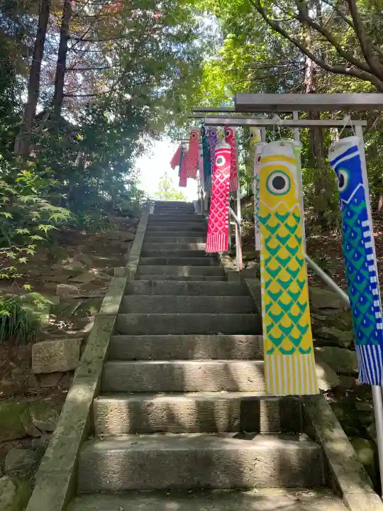 滑川神社 - 仕事と子どもの守り神の{uncategorized: "未分類", other: "その他", undefined: "問題あり", building: "その他建物", grave: "お墓", sacred_gate: "鳥居", guardian: "狛犬", statue: "像", buddha: "仏像", history: "歴史", nature: "自然", garden: "庭園", animal: "動物", pagoda: "塔", temizu: "手水舎", mountain_gate: "山門・神門", sanctuary: "本殿・本堂", subordinate: "末社・摂社", art: "芸術", scenery: "景色", jizo: "地蔵", ema: "絵馬", goshuin: "御朱印", omikuji: "おみくじ", items: "授与品その他", amulet: "お守り", goshuincho: "御朱印帳", eats: "食事", festival: "お祭り", votive_dance: "神楽", shichigosan: "七五三参", wedding: "結婚式", experience: "体験その他", initially: "初詣", around: "周辺", anti_infection: "感染症対策"}
