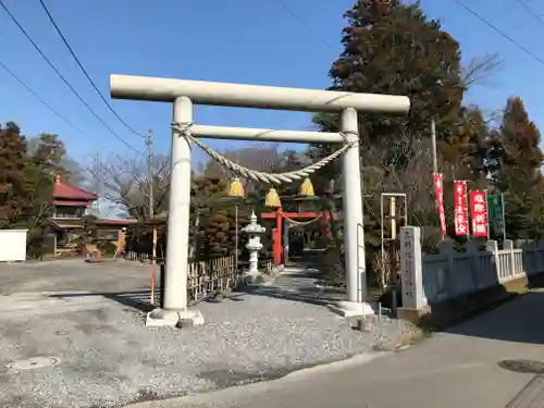 三軒地稲荷神社の鳥居