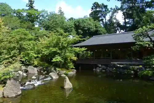 寒川神社の庭園