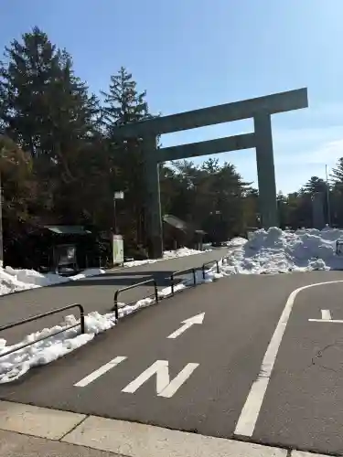 石川護國神社の{uncategorized: "未分類", other: "その他", undefined: "問題あり", building: "その他建物", grave: "お墓", sacred_gate: "鳥居", guardian: "狛犬", statue: "像", buddha: "仏像", history: "歴史", nature: "自然", garden: "庭園", animal: "動物", pagoda: "塔", temizu: "手水舎", mountain_gate: "山門・神門", sanctuary: "本殿・本堂", subordinate: "末社・摂社", art: "芸術", scenery: "景色", jizo: "地蔵", ema: "絵馬", goshuin: "御朱印", omikuji: "おみくじ", items: "授与品その他", amulet: "お守り", goshuincho: "御朱印帳", eats: "食事", festival: "お祭り", votive_dance: "神楽", shichigosan: "七五三参", wedding: "結婚式", experience: "体験その他", initially: "初詣", around: "周辺", anti_infection: "感染症対策"}