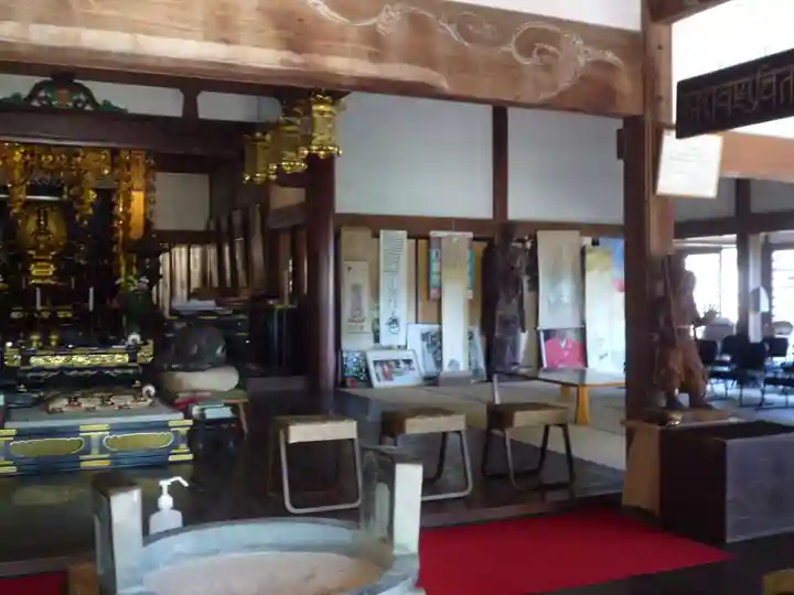 万蔵院の本殿・本堂